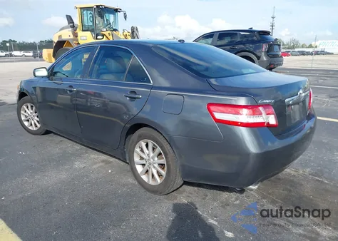 2011 Toyota Camry Xle V6 z USA, uszkodzony, nr VIN 4T1BK3EK4BU631792